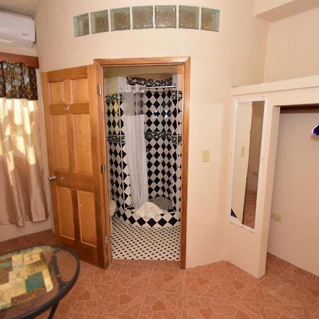 Harada Inn And Suites Hopkins Extérieur photo