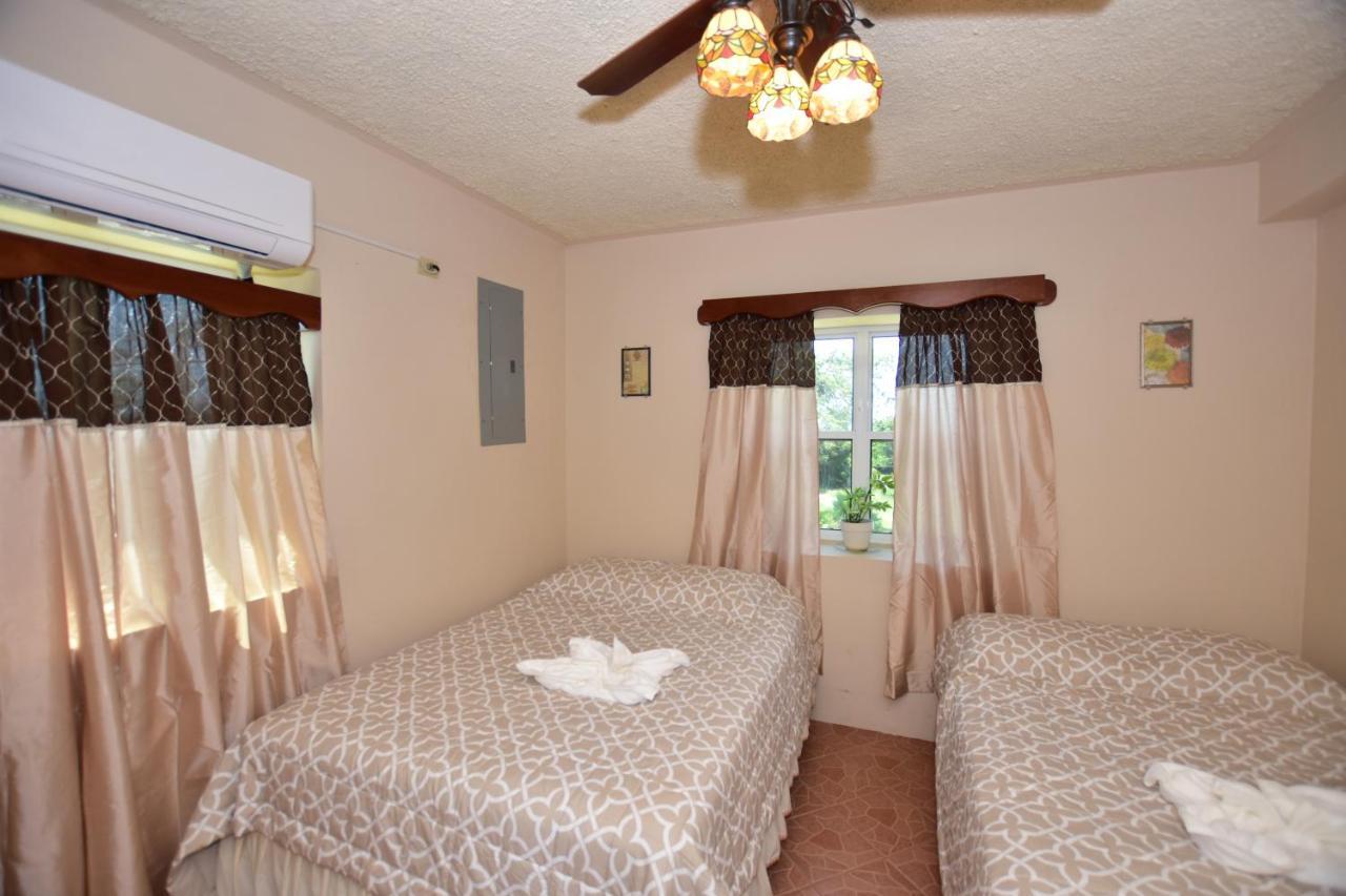 Harada Inn And Suites Hopkins Extérieur photo